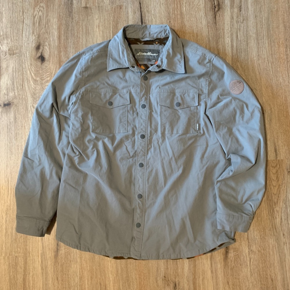 Eddie Bauer fleece lined button up shirt jacket in gray - size large mens